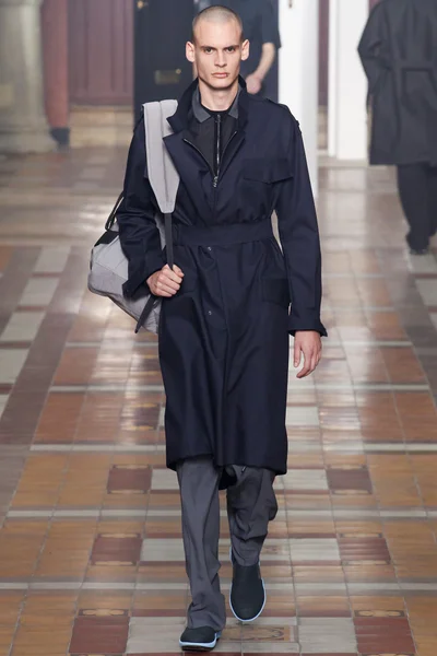 Look 35